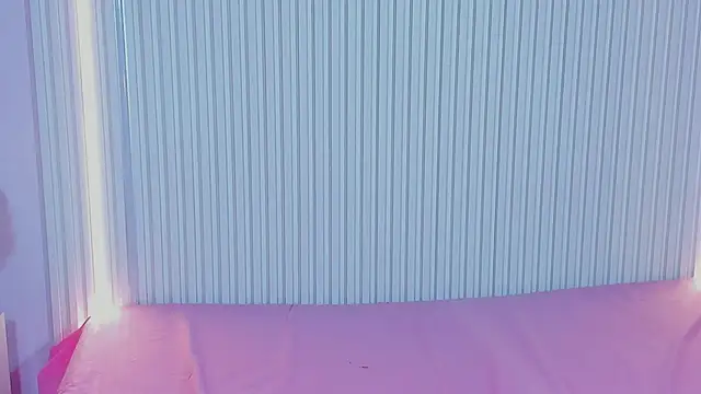 EmmaCole55 webcam show