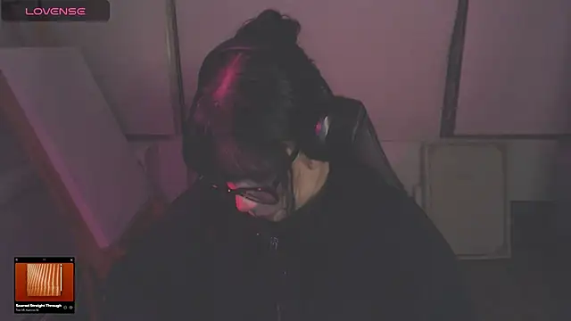 XXX chat uživo modela modjo_