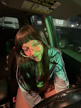 urpuppymoon's Webcam Show