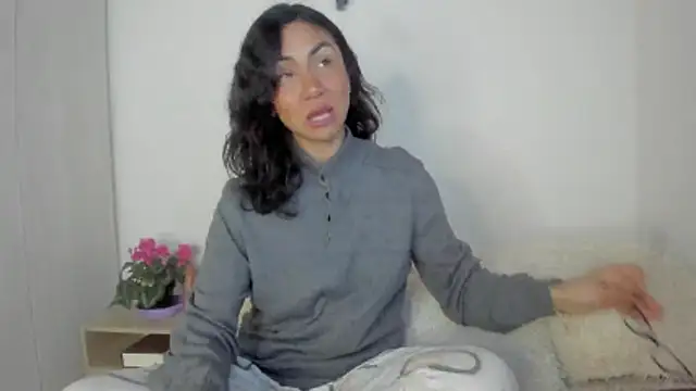 AmaraOsteen Adlı Modelin Canlı XXX Sohbeti