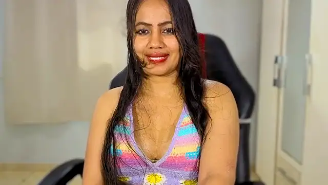 Show modela FannyXhot na web-kameri