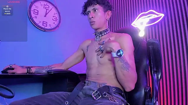 دردشة Maximoking26 الجنسية المباشرة