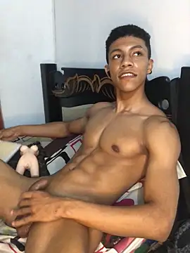 RickyEbony Adlı Modelin Canlı XXX Sohbeti