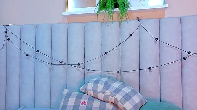 Chatroom XXX en direct de JenaCooper_