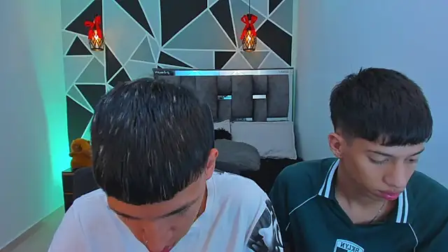 Juan_Nd_Steven 라이브 XXX 채팅