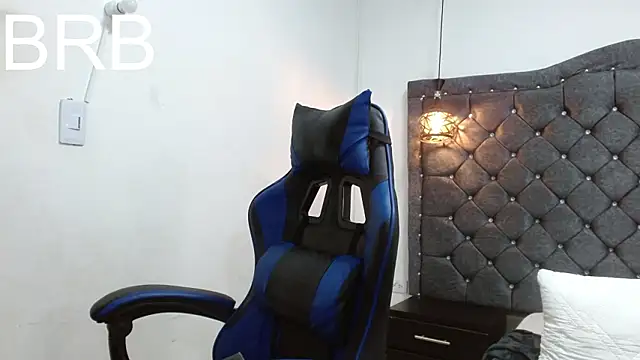 Pertunjukan Kamera Web luka_big18