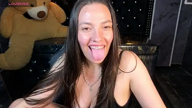 Valeria_b_ Adlı Modelin Canlı XXX Sohbeti