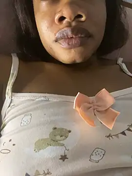 _yisela_ live XXX chat