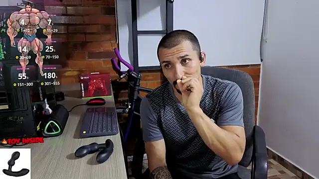 Chat XXX ao vivo de Marck_Muscle