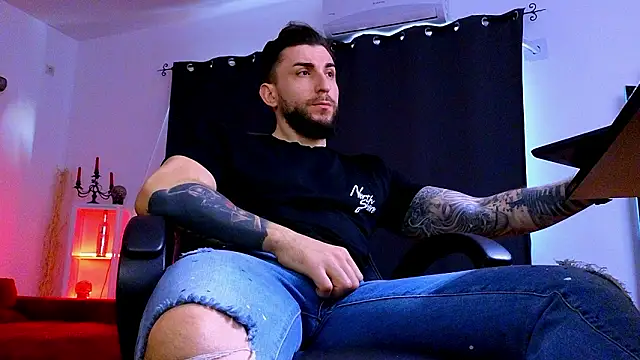 MightyAaron66 现场XXX聊天