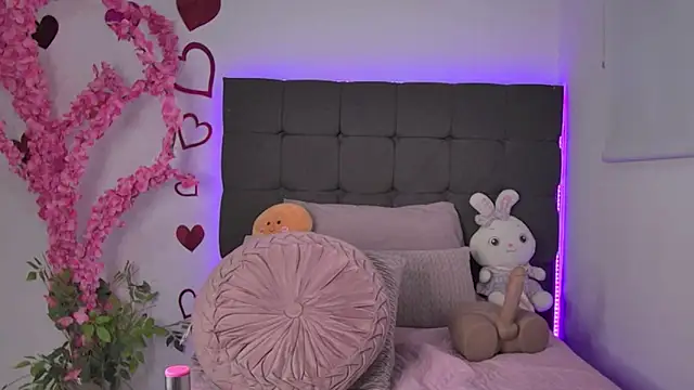 AmandaBrooks_18: онлайн-секс-чат