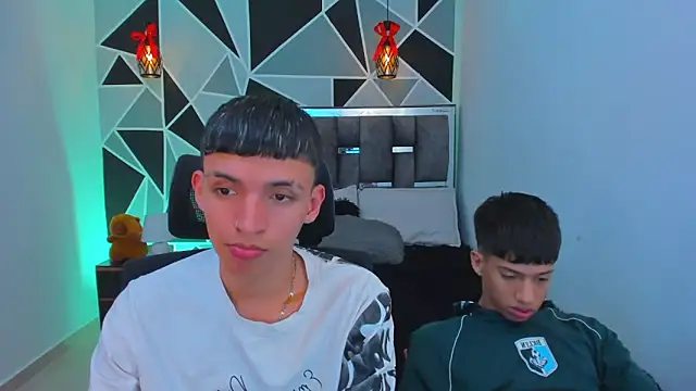 Juan_Nd_Steven's Webcam Show