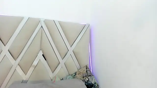 aniemorningstar's Live XXX Chat