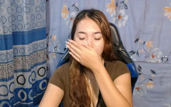 urlover_mae26: онлайн-секс-чат