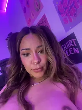 LilEuphoria: διαδικτυακό σόου στην κάμερα