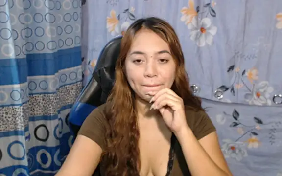 urlover_mae26's Live XXX Chat