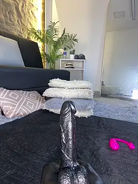 Isa__Blanc Show in webcam