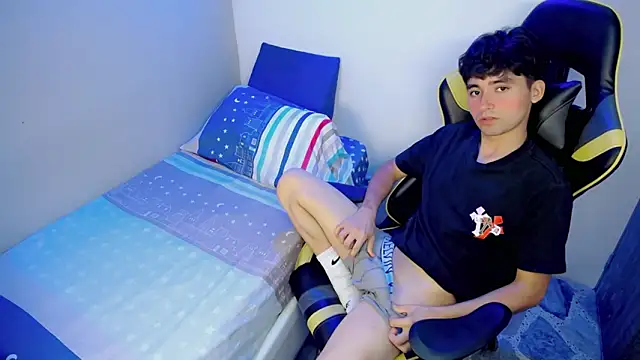 Show modela Luigii_ na web-kameri