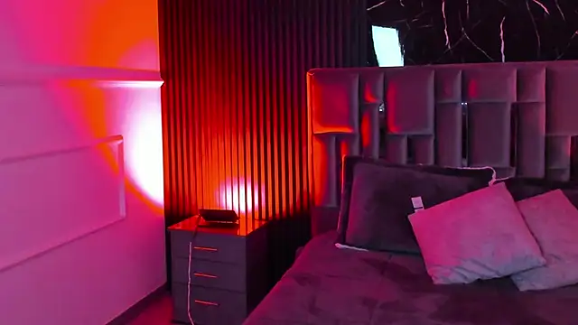 XXX chat uživo modela Emberrvelvet