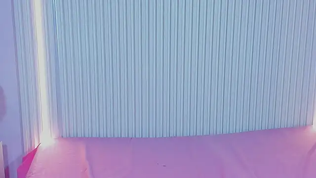 EmmaCole55 Adlı Modelin Canlı XXX Sohbeti