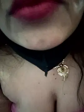 Landkipyasibhabhi Adlı Modelin Canlı XXX Sohbeti