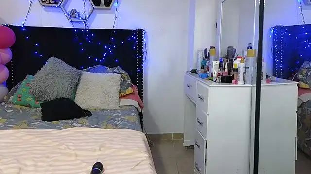 دردشة charlotte_077 الجنسية المباشرة