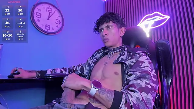 Maximoking26: διαδικτυακό σόου στην κάμερα