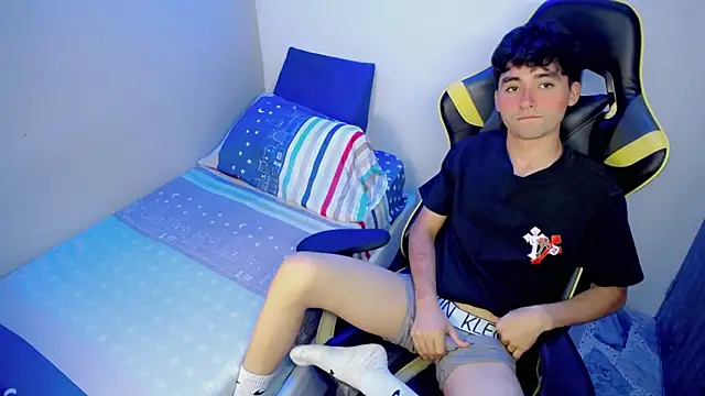 Luigii_ Show in webcam