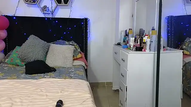 charlotte_077 Chat XXX in diretta