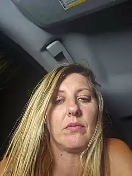 SheIsSomething Webcam show