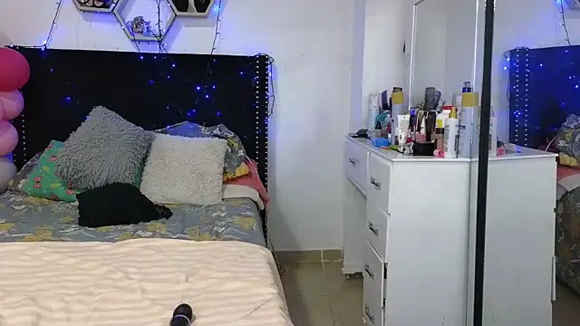 charlotte_077のライブXXXチャット