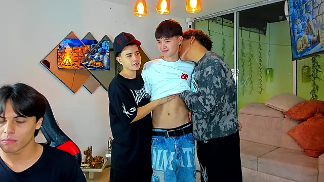 Houseofwarriosのウェブカメラショー