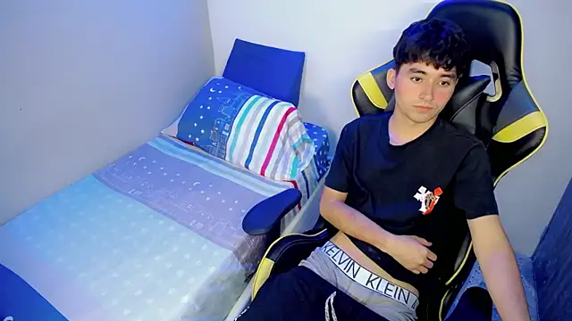 Luigii_ Show in webcam