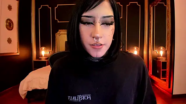 Kat_VonDe's Live XXX Chat