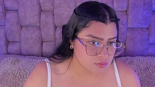 Chatroom XXX en direct de Emilyboobss