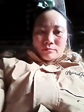 Lindxx-hot Chat XXX live