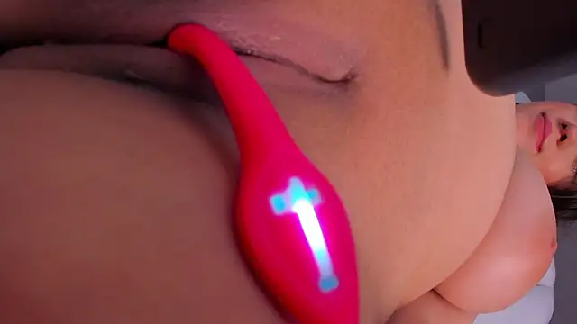 Chatroom XXX en direct de aleja_cute_