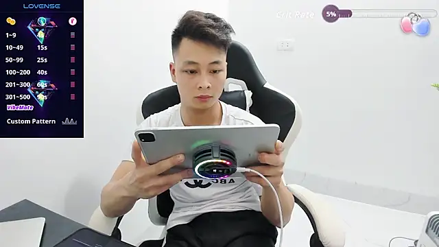 Naughty___asian 在線直播表演