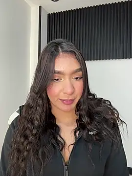 jenn_fit: διαδικτυακό σόου στην κάμερα