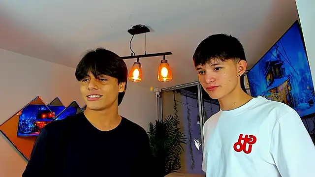 Houseofwarrios live XXX chat