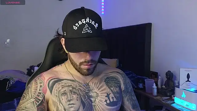 แชท XXX สดของ Ades_Lowe