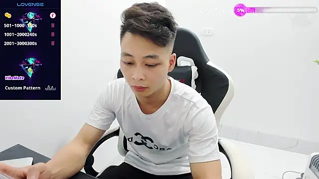 Chat +18 de Naughty___asian ao vivo