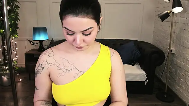 Chat XXX en directo de Dark_Moni