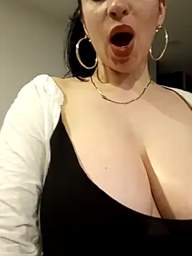 Chat XXX en directo de sirena_dorada29