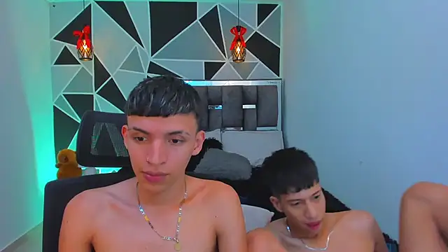 Show modela Juan_Nd_Steven na web-kameri