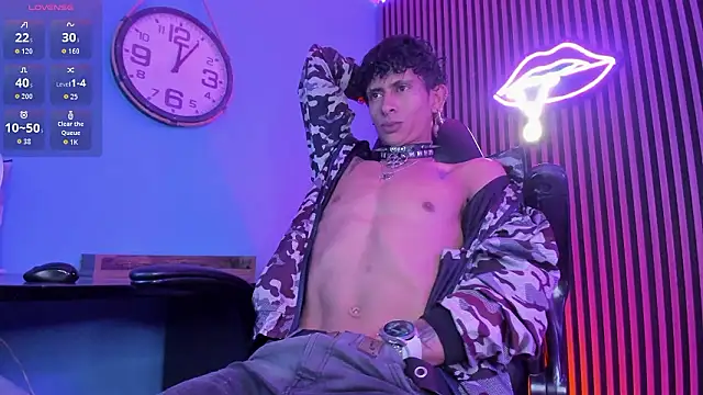 Maximoking26 live XXX chat