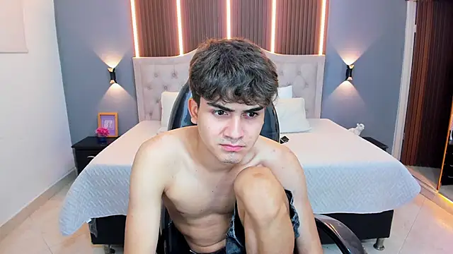 Tommy18__n Live XXX chat