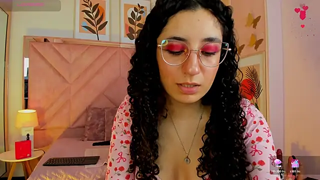 Chatroom XXX en direct de DemiJones_