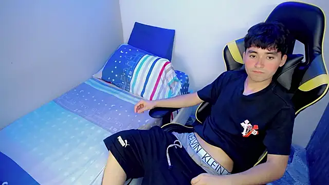 Luigii_ live XXX chat