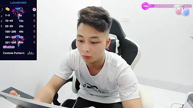 Naughty___asian Show Webcam